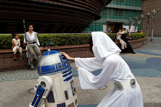 2017-05-04T085830Z_294689152_RC1D09FB1200_RTRMADP_3_FILM-STARWARS.JPG