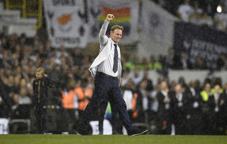 Former Tottenham player Teddy Sheringham during the ceremony after the game