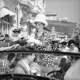 AP_6105111105.jpg
