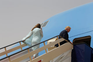 2017-05-22T070240Z_1669995404_RC16FEEA6C20_RTRMADP_3_USA-TRUMP-SAUDI.JPG