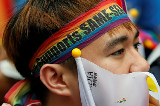 2017-05-24T085513Z_1547208454_RC14D8B55450_RTRMADP_3_TAIWAN-LGBT-MARRIAGE.JPG
