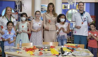 2017-05-25T102630Z_5112167_UP1ED5P0T05CE_RTRMADP_3_USA-TRUMP-BELGIUM-MELANIA.JPG