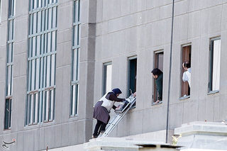 2017-06-07T103057Z_660204367_RC1624EF0CF0_RTRMADP_3_IRAN-SECURITY.JPG