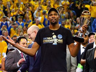 2017-06-13T045838Z_1858594477_NOCID_RTRMADP_3_NBA-FINALS-CLEVELAND-CAVALIERS-AT-GOLDEN-STATE-WARRIORS.JPG