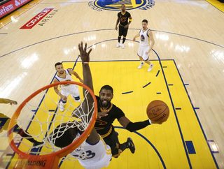 2017-06-13T054206Z_1598074531_NOCID_RTRMADP_3_NBA-FINALS-CLEVELAND-CAVALIERS-AT-GOLDEN-STATE-WARRIORS.JPG