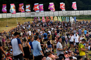 2017-06-21T213349Z_629064857_RC1C3F130010_RTRMADP_3_MUSIC-GLASTONBURY.JPG