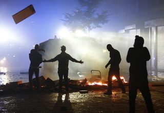 2017-07-07T221721Z_1513868644_UP1ED771PWW76_RTRMADP_3_G20-GERMANY-PROTEST.JPG