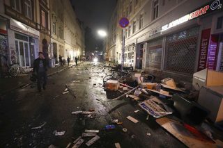 2017-07-07T233505Z_708156777_UP1ED771TIG9K_RTRMADP_3_G20-GERMANY-PROTEST.jpg