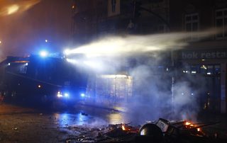 2017-07-07T215850Z_2080127780_UP1ED771P216W_RTRMADP_3_G20-GERMANY-PROTEST.jpg