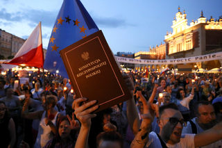 2017-07-22T213835Z_1986478427_RC1C0A98B610_RTRMADP_3_POLAND-POLITICS-JUDICIARY.JPG