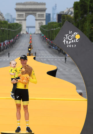 Cycling - The 104th Tour de France cycling race