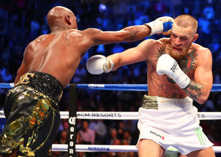 2017-08-27T044819Z_1465855727_NOCID_RTRMADP_3_BOXING-MAYWEATHER-VS-MCGREGOR.JPG