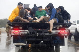 2017-08-29T014832Z_758240319_RC1A72C27C00_RTRMADP_3_STORM-HARVEY.JPG