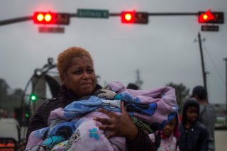 2017-08-29T060451Z_325441744_RC16017B2E10_RTRMADP_3_STORM-HARVEY(1).JPG