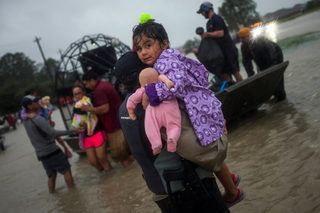 2017-08-29T060528Z_959996542_RC17CD6555E0_RTRMADP_3_STORM-HARVEY.JPG