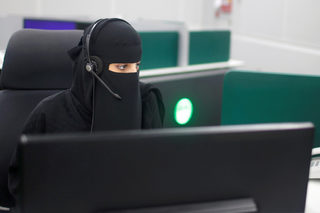2017-08-29T164241Z_774606434_RC11A7EBD4D0_RTRMADP_3_SAUDI-HAJ-WOMEN-EMERGENCY.JPG