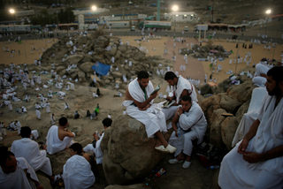2017-08-31T051954Z_149079045_RC1FE1D3D5E0_RTRMADP_3_SAUDI-HAJ-ARAFAT.JPG