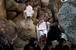 2017-08-31T053725Z_1547182793_RC1A422994E0_RTRMADP_3_SAUDI-HAJ-ARAFAT.JPG