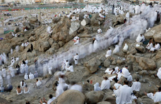 2017-08-31T055535Z_809702659_RC1E1B80F420_RTRMADP_3_SAUDI-HAJ-ARAFAT.JPG