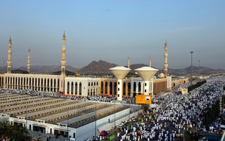 2017-08-31T070303Z_280840318_RC164C73DA60_RTRMADP_3_SAUDI-HAJ-ARAFAT.JPG