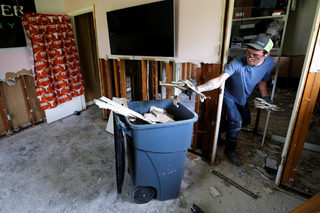 2017-09-05T183746Z_375216577_RC1E59038C40_RTRMADP_3_STORM-HARVEY.JPG