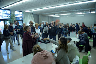 2017-10-01T083104Z_1707217898_RC191FA46990_RTRMADP_3_SPAIN-POLITICS-CATALONIA.JPG