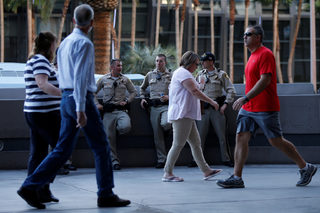 2017-10-05T031256Z_385037685_RC18CEABF210_RTRMADP_3_LASVEGAS-SHOOTING.JPG