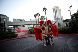 2017-10-05T031800Z_1674542545_RC1514715100_RTRMADP_3_LASVEGAS-SHOOTING.JPG