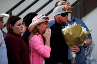 2017-10-05T040358Z_93916287_RC1BAEE1BF00_RTRMADP_3_LASVEGAS-SHOOTING.JPG