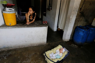 2017-10-05T121945Z_883936067_RC12B2B498E0_RTRMADP_3_VENEZUELA-CHILDREN.JPG