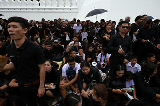 2017-10-10T221014Z_1157182663_RC189DBD4E40_RTRMADP_3_THAILAND-KING-CREMATION.JPG