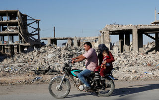 2017-10-15T091907Z_1389619869_RC14EBF333C0_RTRMADP_3_MIDEAST-CRISIS-SYRIA-KURDS.JPG