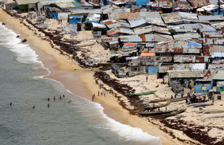 2017-10-13T090531Z_619910283_RC14DBE85BA0_RTRMADP_3_LIBERIA-DAILYLIFE.JPG