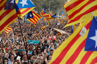 2017-10-27T132923Z_82929328_RC16C4D32AD0_RTRMADP_3_SPAIN-POLITICS-CATALONIA.JPG