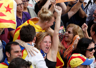 2017-10-27T135124Z_989316428_RC1CAA1F0900_RTRMADP_3_SPAIN-POLITICS-CATALONIA.JPG