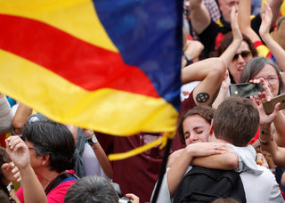 2017-10-27T140555Z_1660483236_RC19441EC480_RTRMADP_3_SPAIN-POLITICS-CATALONIA.JPG