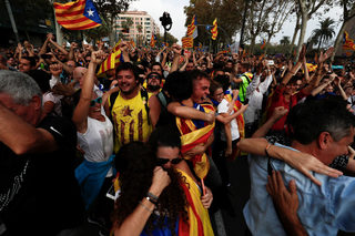 2017-10-27T141036Z_1930545530_RC1B01961A20_RTRMADP_3_SPAIN-POLITICS-CATALONIA.JPG