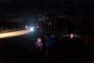 2017-10-30T041327Z_1840559804_RC16892A0B00_RTRMADP_3_USA-PUERTORICO-POWER.JPG