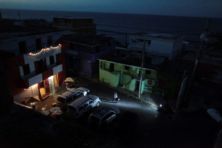2017-10-27T035618Z_539043963_RC119B8DB990_RTRMADP_3_USA-PUERTORICO.JPG
