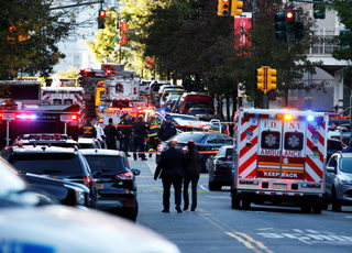 2017-10-31T204452Z_1288350781_RC1586240530_RTRMADP_3_NEW-YORK-SHOOTING.JPG