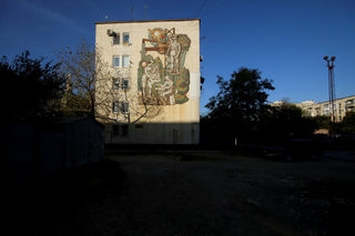 2017-11-02T120154Z_141374508_RC19A117F3E0_RTRMADP_3_RUSSIA-REVOLUTION-MONUMENTS.JPG