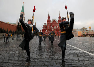 2017-11-05T070918Z_1289502309_RC16F21C98C0_RTRMADP_3_RUSSIA-PARADE-REHEARSAL.JPG