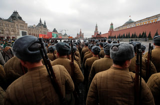 2017-11-05T071008Z_989931291_RC1112A86610_RTRMADP_3_RUSSIA-PARADE-REHEARSAL.JPG