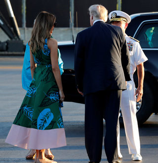 2017-11-04T173040Z_1857951690_RC1B863AB040_RTRMADP_3_TRUMP-ASIA.JPG