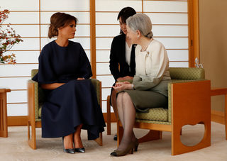 2017-11-06T031957Z_2007211691_RC118606D1B0_RTRMADP_3_TRUMP-ASIA-JAPAN.JPG