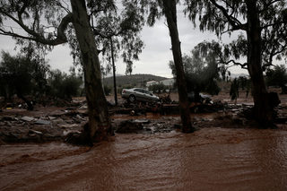 2017-11-15T154421Z_570457831_RC1D745C86F0_RTRMADP_3_GREECE-FLOODS.JPG
