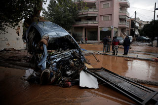 2017-11-15T154412Z_1380768704_RC18FF1E8010_RTRMADP_3_GREECE-FLOODS.JPG