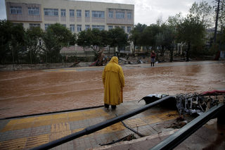 2017-11-15T155030Z_1318735555_RC111ADD3240_RTRMADP_3_GREECE-FLOODS.JPG