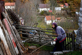 2017-11-17T100255Z_1050138263_RC1A17405110_RTRMADP_3_WARCRIMES-MLADIC-VILLAGE.JPG