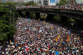 2017-11-30T120355Z_993734046_RC1444A86460_RTRMADP_3_GLOBAL-POY-VENEZUELA.JPG